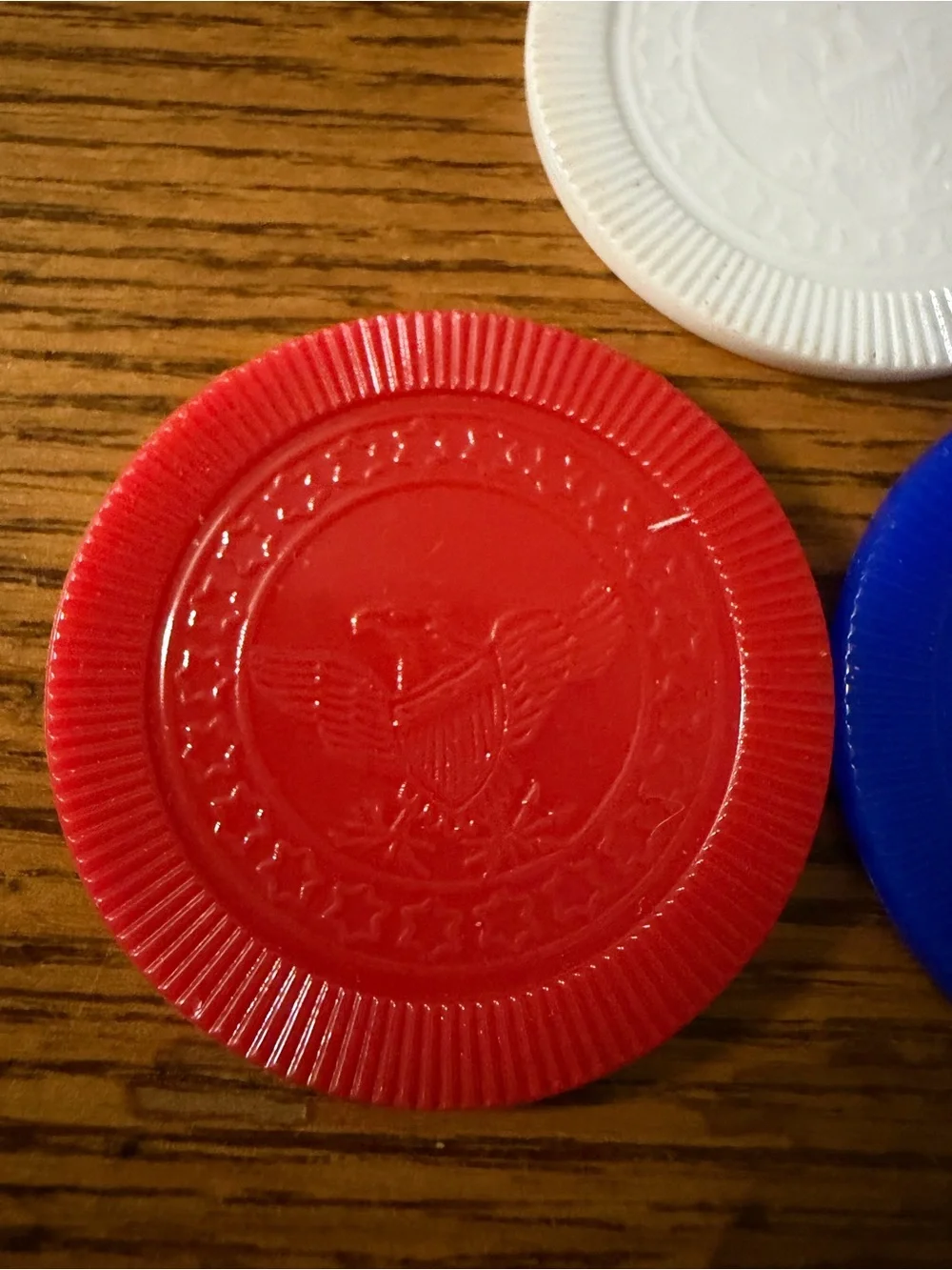 Vintage mid century 100 plastic Poker Chips Set - White, Blue & Red - Unbranded